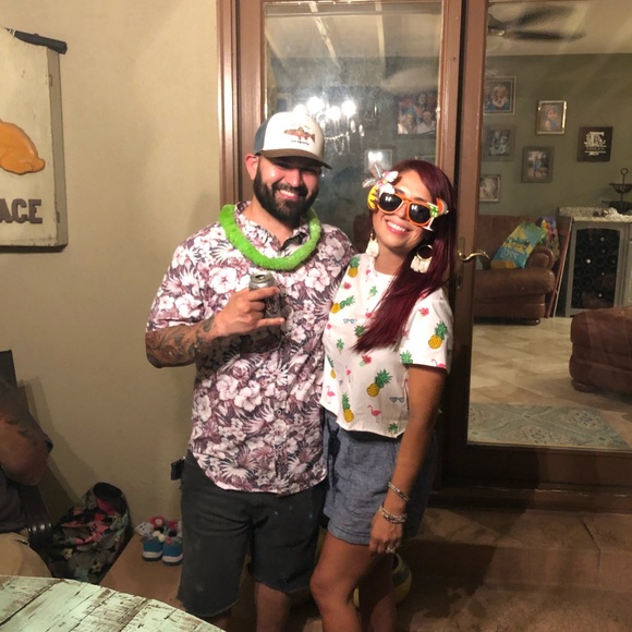 Meet your posher❣️ Lauren - Picture 2 of 5